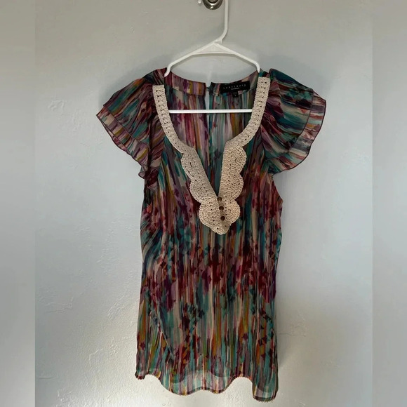 Sheer Flutter Sleeve Crochet Neckline Tie Dye Bohemian Sanctuary Blouse - Size S - Picture 1 of 4